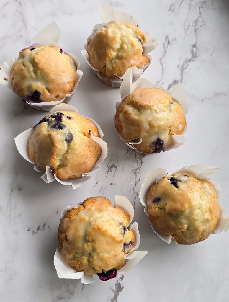 6 blueberry muffins